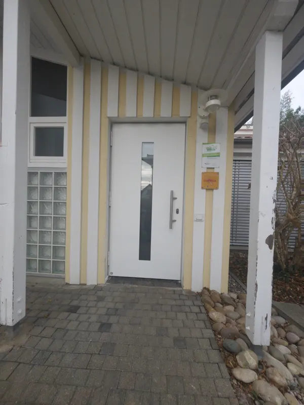 Haustüren & Vordächer – Kindergarten Happenbach, Referenzprojekt von BABEC